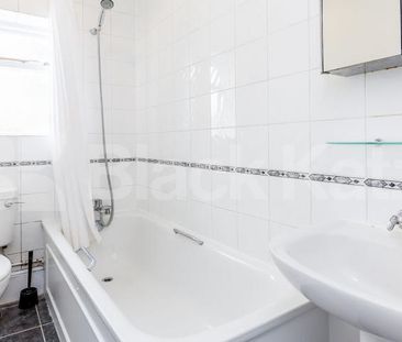 Spacious two double bedrooms in the heart of Muswell Hill - Photo 3