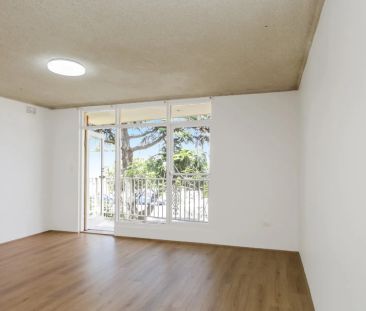 WELL LOCATED 2 BEDROOM UNIT IN THE HEART OF WESTMEAD - Photo 1