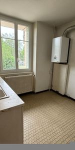 Location Appartement 4 pièces 83m² BOURG EN BRESSE 01000 - Photo 3