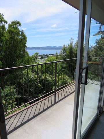 Views & Sunshine in the heart of Sandy Bay - Photo 2