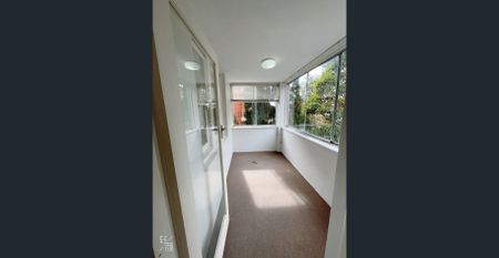 Fully Furnished-3-Bedroom Fully Furnished Unit in Randwick | Walk to UNSW - Photo 5