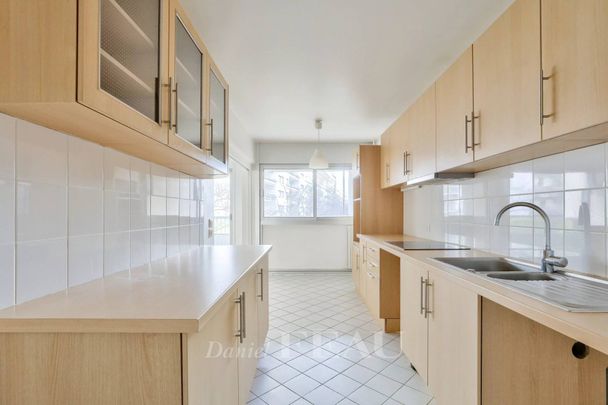 Location appartement, Paris 15ème (75015), 4 pièces, 98 m², ref 85559071 - Photo 1