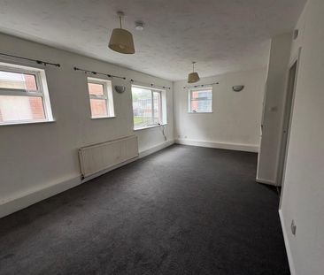 2 bed flat to rent in Trinity Avenue, Northampton, NN2 - Photo 5