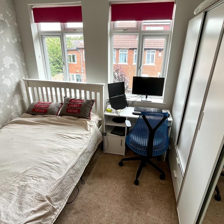 3 bedroom semi-detached house to rent - Photo 1