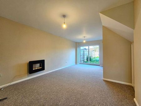 3 bedroom semi-detached house to rent - Photo 2