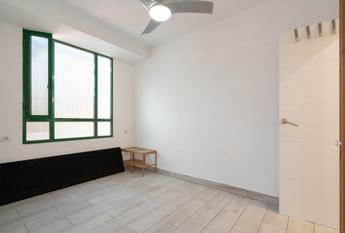 Alquiler en San Eugenio: Piso Amplio con Gran Terraza – 0067-04576