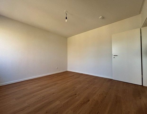 Traumwohnung: Exklusive Ausstattung und nagelneue Einbauküche! - Foto 1