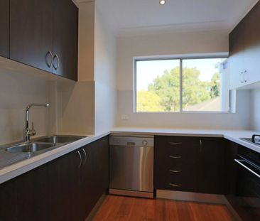 Spacious 2-Bedroom Apartment with Modern Comforts & Convenience - Photo 3