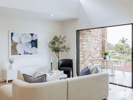 Effortless Elegance Meets Relaxed Coastal Comfort - Photo 4