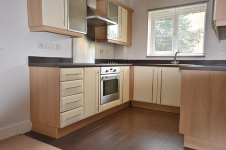 94 Highfields Park Drive, Darley Abbey, Derby, DE22 1JU - Photo 5