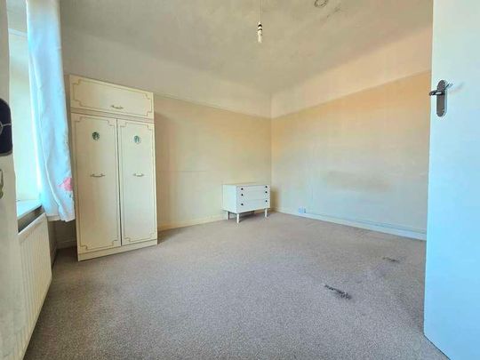 Seaward Gardens, Itchen, SO19 - Photo 1