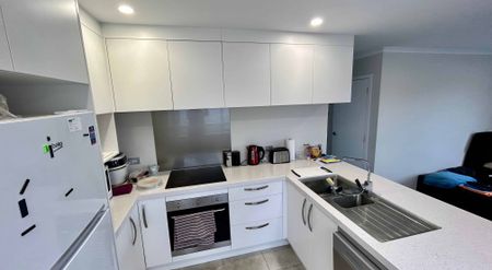 Beautifully presented four-bedroom property located in Flagstaff. - Photo 5