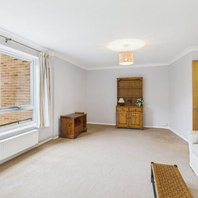 Chiltern Court, Windsor, Berks,SL4 - Photo 1