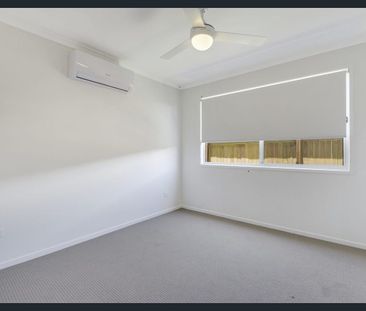 Cozy Home in sought after Palmview Estate! - Photo 1