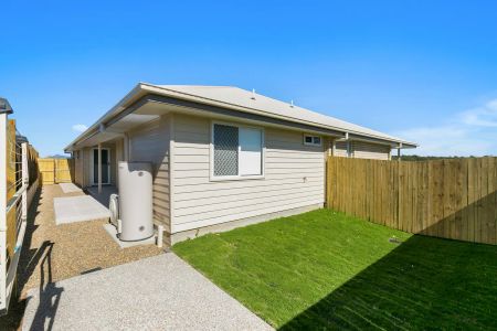 “Modern Duplex in Collingwood Park!” - Photo 5