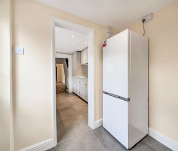 2 bedroom semi-detached house to rent - Photo 2