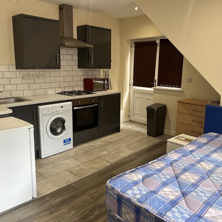 1 bedroom flat to rent - Photo 1