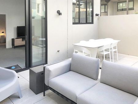 Furnished Bespoke Botanica Complex Apartment - Photo 5