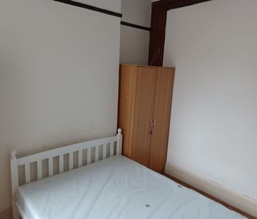 Room in a Shared House, Ham Park Rd, E15 - Photo 4