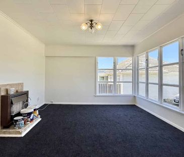 3-Bedroom Home in Wainuiomata - Photo 3