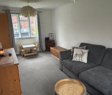 2 bedroom end of terrace house to rent - Photo 2