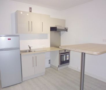 Location Appartement 1 pièce 28m² CHAMALIERES 63400 - Photo 2