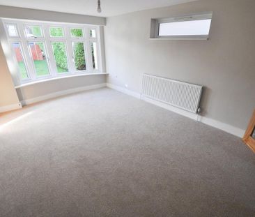 3 bedroom detached bungalow to rent - Photo 2