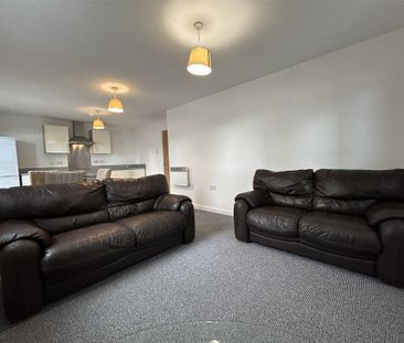3 bedroom apartment to rent - Photo 1