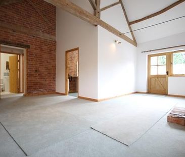 2 bedroom barn conversion to rent - Photo 4