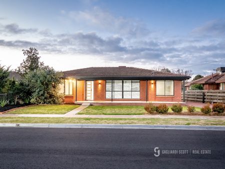 Renovated House close to GV Health - Photo 5