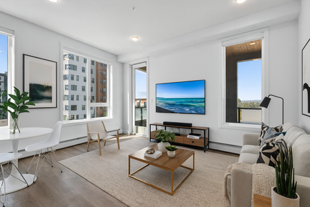 2 Bed Corner Suite | University District | Parking, Storage, Heat, Water & Ac - Photo 4