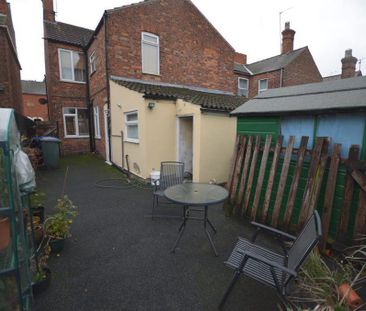 3 bedroom semi-detached house to rent - Photo 3