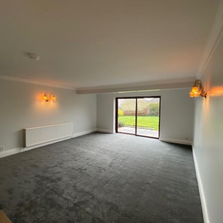 3 bedroom detached bungalow to rent - Photo 1