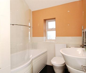 2 bedroom end of terrace house to rent - Photo 6