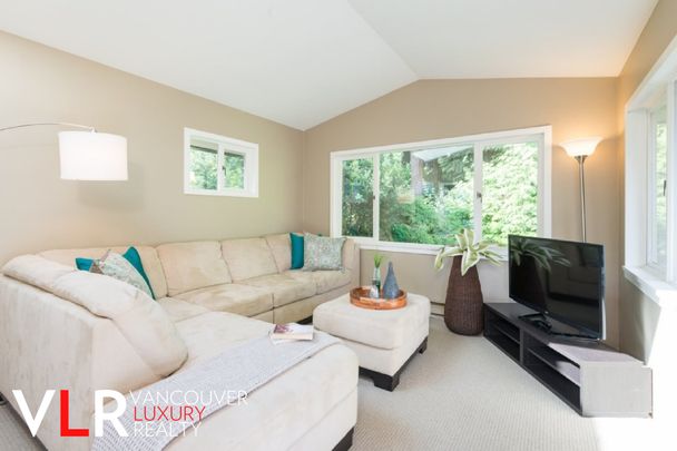 House in North Vancouver, BC - Photo 1