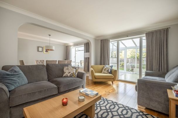 4 bedroom detached house to rent - Photo 1