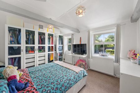 3 bedroom semi-detached house to rent - Photo 3