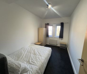 2 Bed Flat, Alexandra Park House, M16 - Photo 4