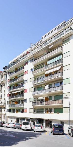 Appartement de 4.5 pièces au 1er étage avec balcon - Photo 1