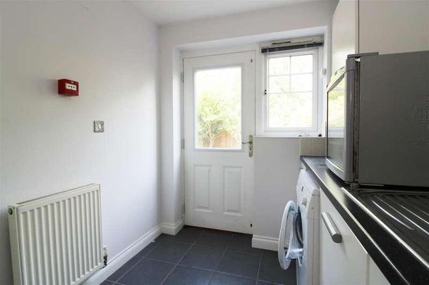 Pascal Crescent, Shinfield, Reading, RG2 - Photo 1