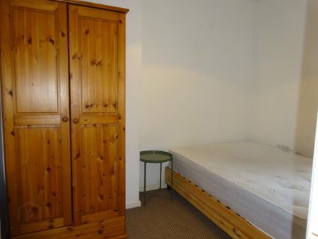 70 Donnybrook Street, Belfast, BT9 7DD - Photo 4