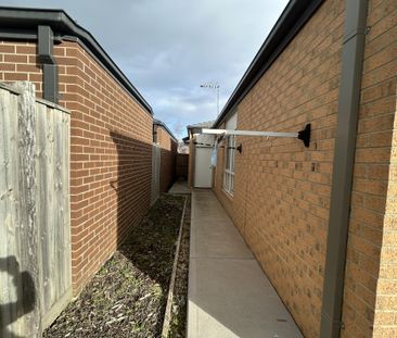 26 Rejoice Street, Tarneit VIC, Belconnen - Photo 6