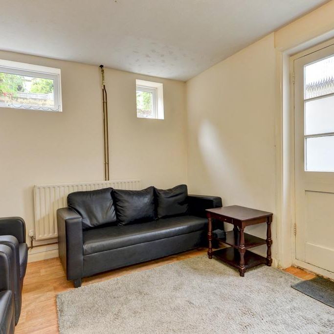 5 bedroom house to rent - Photo 1