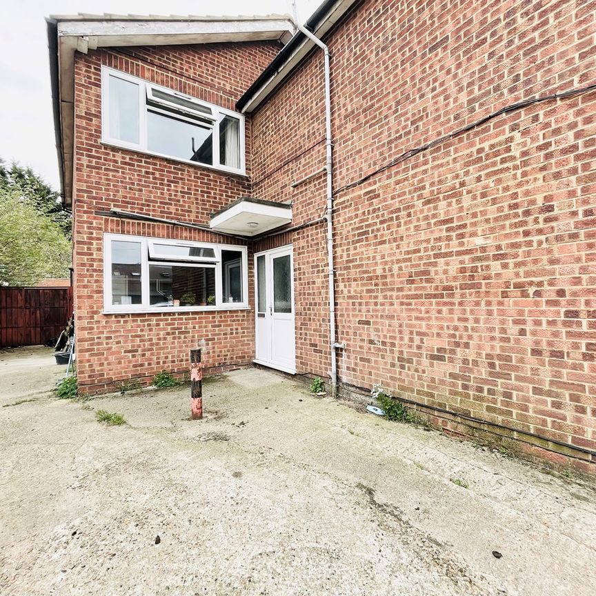 Room in a Shared House, Arundel Road, LU4 - Photo 1