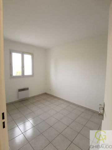 Location Appartement 2 pièces 33m² LUYNES 80ème - Photo 2