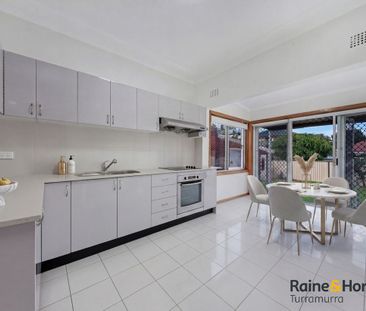 Renovated 3-Bedroom Home in Ultra-Convenient Location - Photo 4