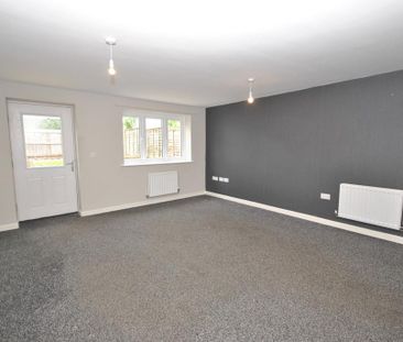 3 bedroom end of terrace house to rent - Photo 1