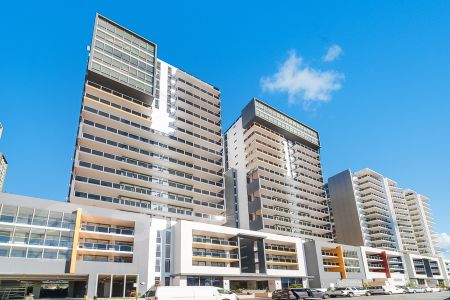 Modern Spacious Apartments close to train station. - Photo 2