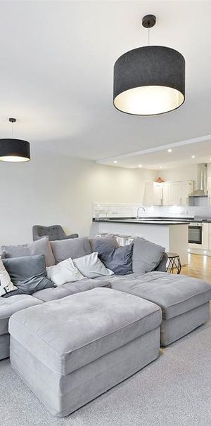 3 bedroom apartment to rent - Photo 1