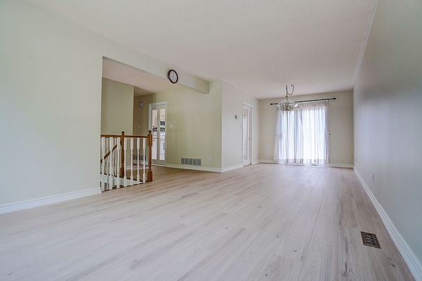 For Lease - 2294 Wyandotte Drive, Oakville, Ontario - Photo 1